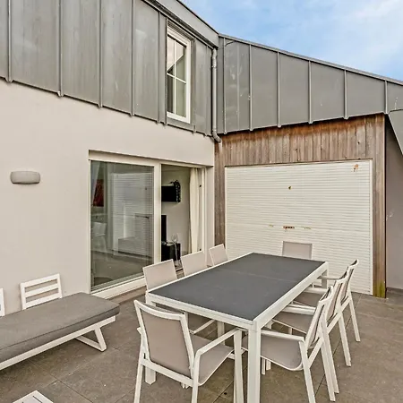 Apartment Penthouse Duplex Met Groot Terras Dichtbij Zee.
