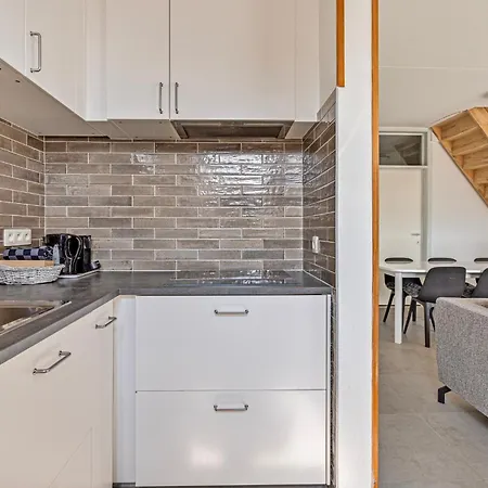 Penthouse Duplex Met Groot Terras Dichtbij Zee. *