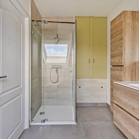 Apartment Penthouse Duplex Met Groot Terras Dichtbij Zee.