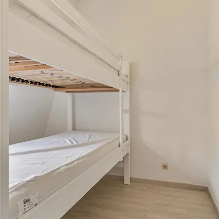 Apartment Penthouse Duplex Met Groot Terras Dichtbij Zee. *